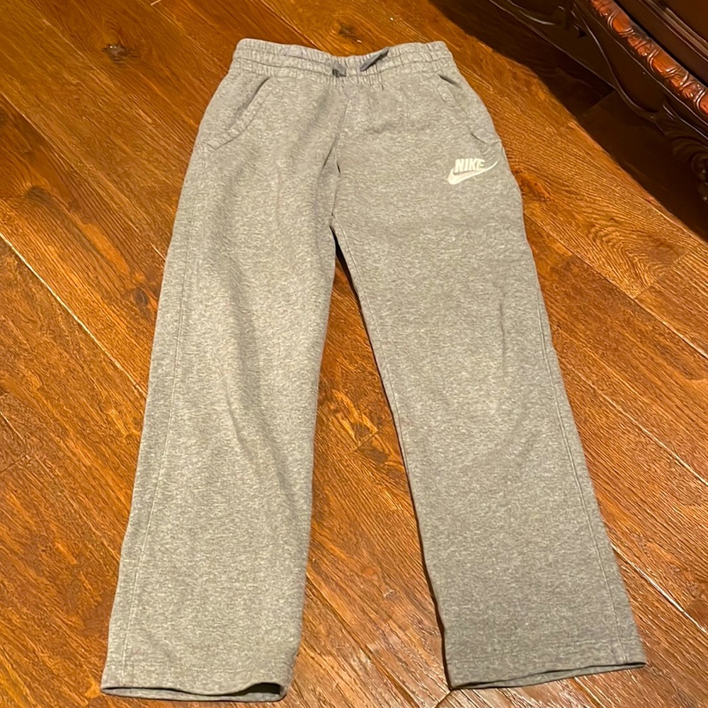 Youth large nike grey sweatpants